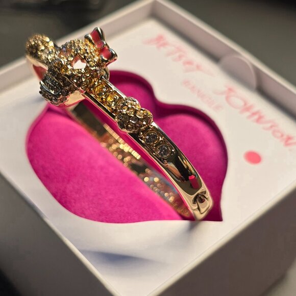 Betsey Johnson Bracelet - Picture 10 of 11